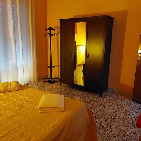 Mezzaluna Guest house *