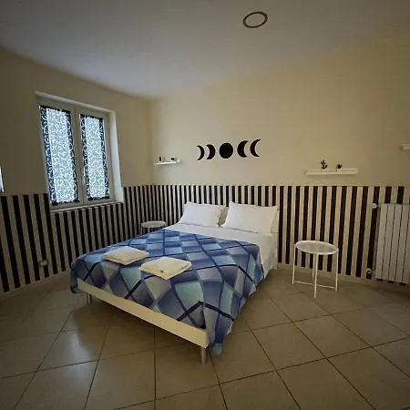 Mezzaluna Guest house *